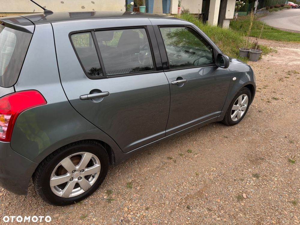 Suzuki Swift - 3