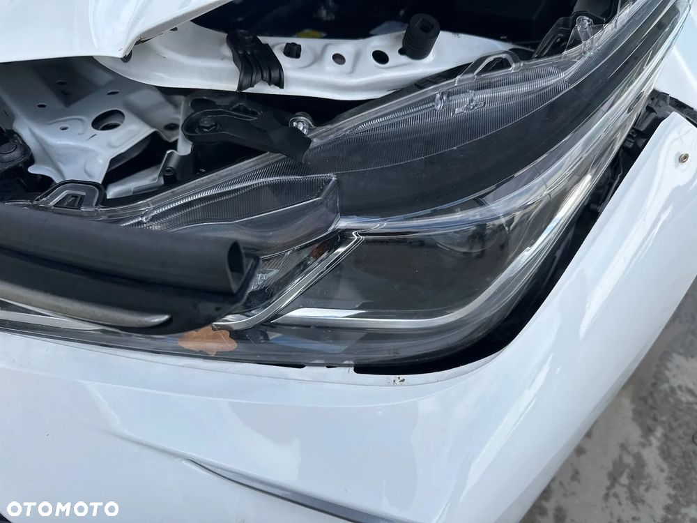 Toyota Corolla 1.8 Hybrid Comfort - 17