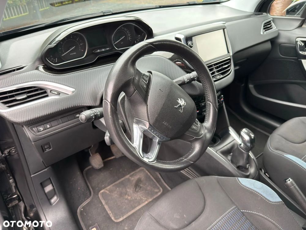 Peugeot 208 1.2 PureTech Allure - 10