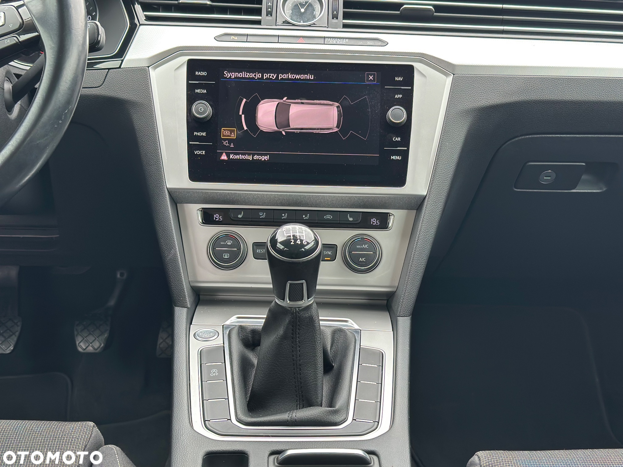 Volkswagen Passat Variant 2.0 TDI (BlueMotion Technology) Highline - 17