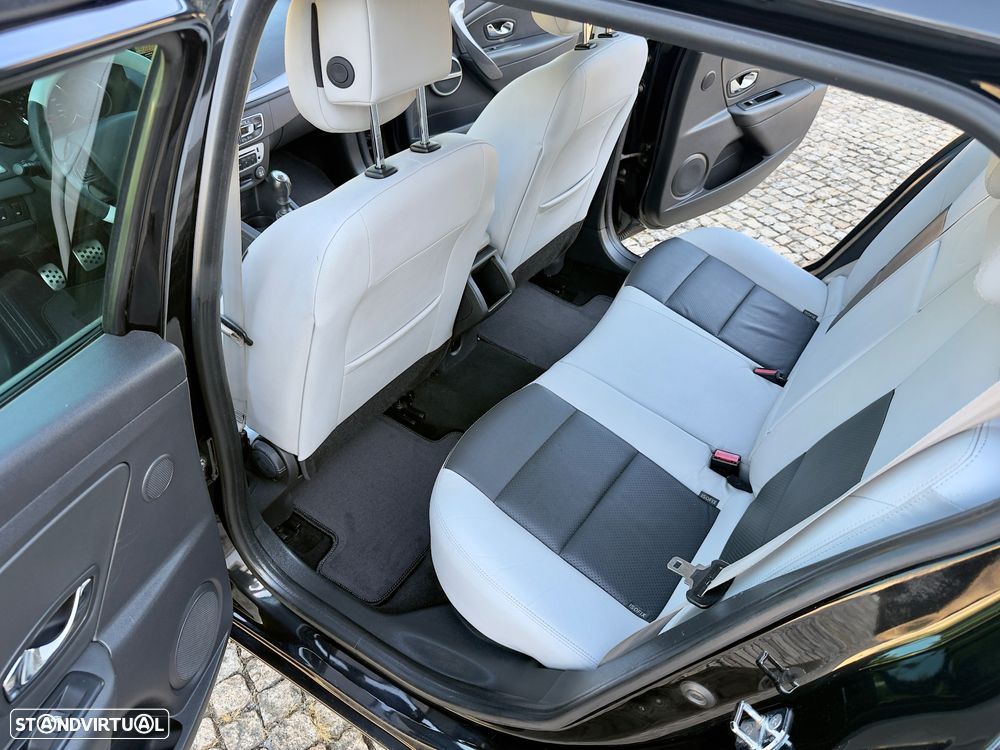 Renault Mégane Sport Tourer 1.5 dCi GT Line SS - 24