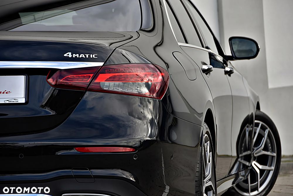 Mercedes-Benz Klasa E 220 d 4-Matic 9G-TRONIC - 11