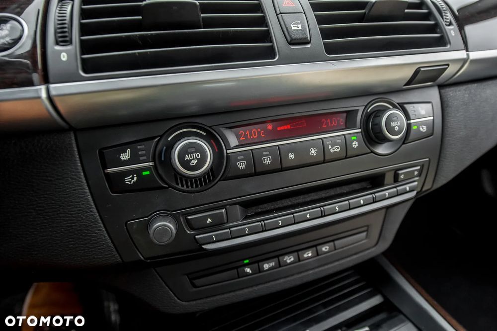 BMW X5 xDrive40d - 33