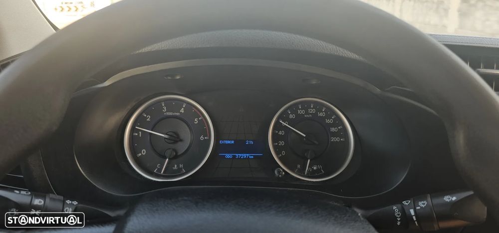 Toyota Hilux 2.4 D-4D 4WD CD CM - 19