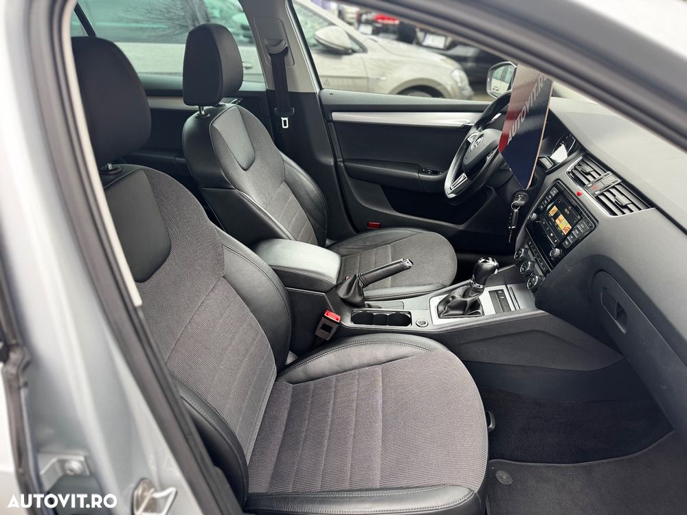 Skoda Octavia 2.0 TDI 4X4 DSG Style - 14