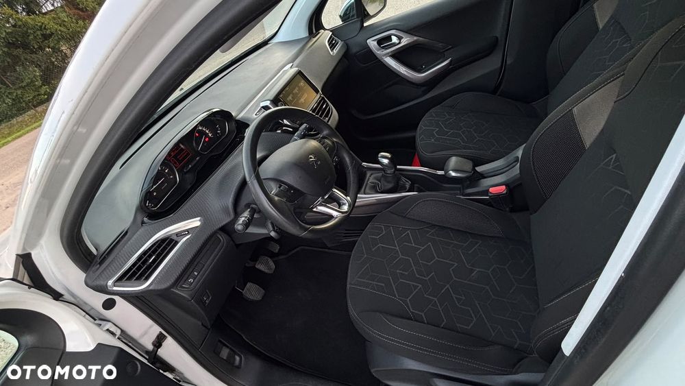 Peugeot 2008 - 13