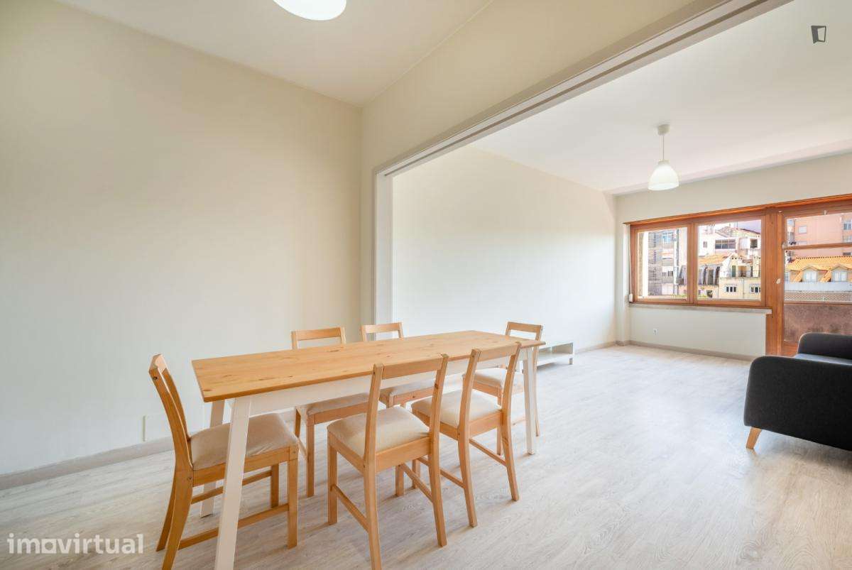 Quarto - localizado em Saldanha Lisbon - Grande imagem: 2/24