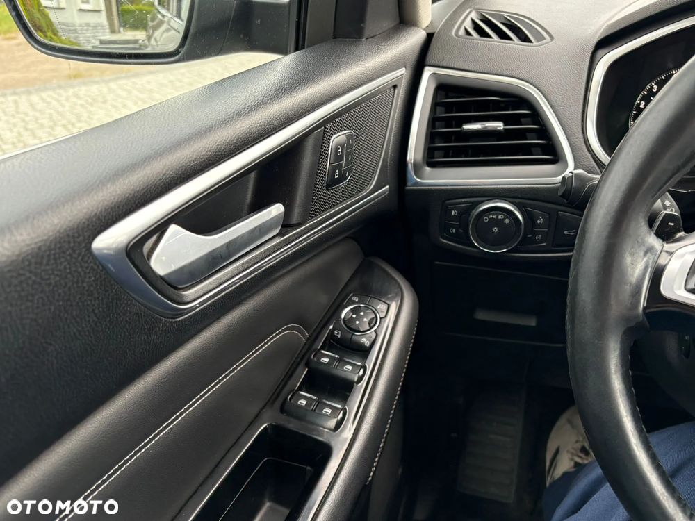 Ford S-Max 2.0 EcoBlue Titanium - 19