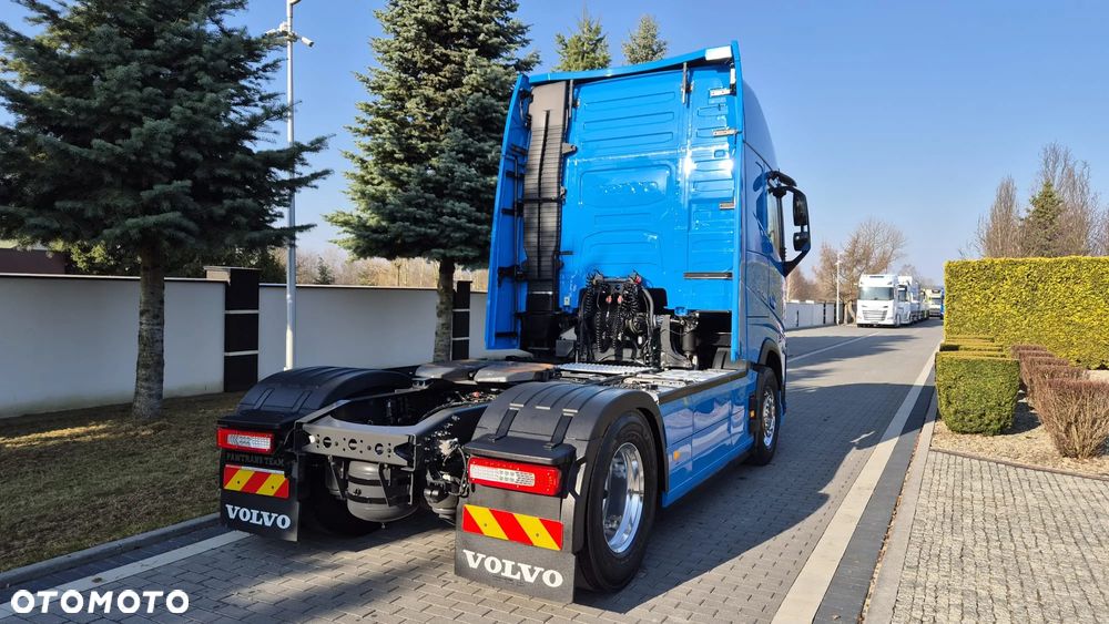 Volvo VOLVO///FH500///2024/// GLOBETROTTER///XXL///JEDYNE  180 TYS KM///FULL LED///VIRTUAL COCPIT///RADARY///KAMERY/// ALUFELGI///KLIMATYZACJA  POSTOJOWA///ZABUDOWY  MIĘDZYOSIOWE///SKÓRY/// STAN JAK NOWY - 9