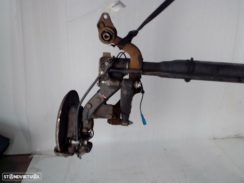 CHARRIOT TRASEIRO PEUGEOT 206 FASTBACK 2006 - - 4