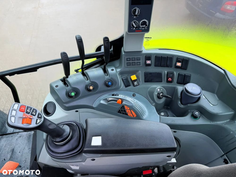 Claas Arion 420 - 27