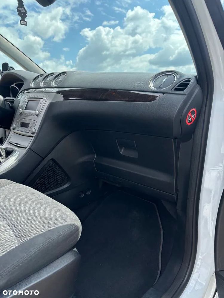 Ford Galaxy 2.0 TDCi Ghia - 21