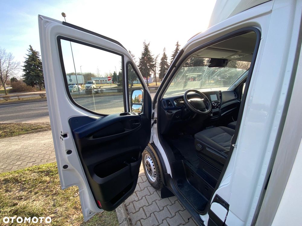 Iveco DAILY 35-160 HI-MATIC KONTENER WINDA 214.000 KM PRZEBIEGU - 25