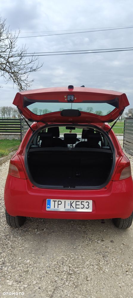 Toyota Yaris 1.3 - 14