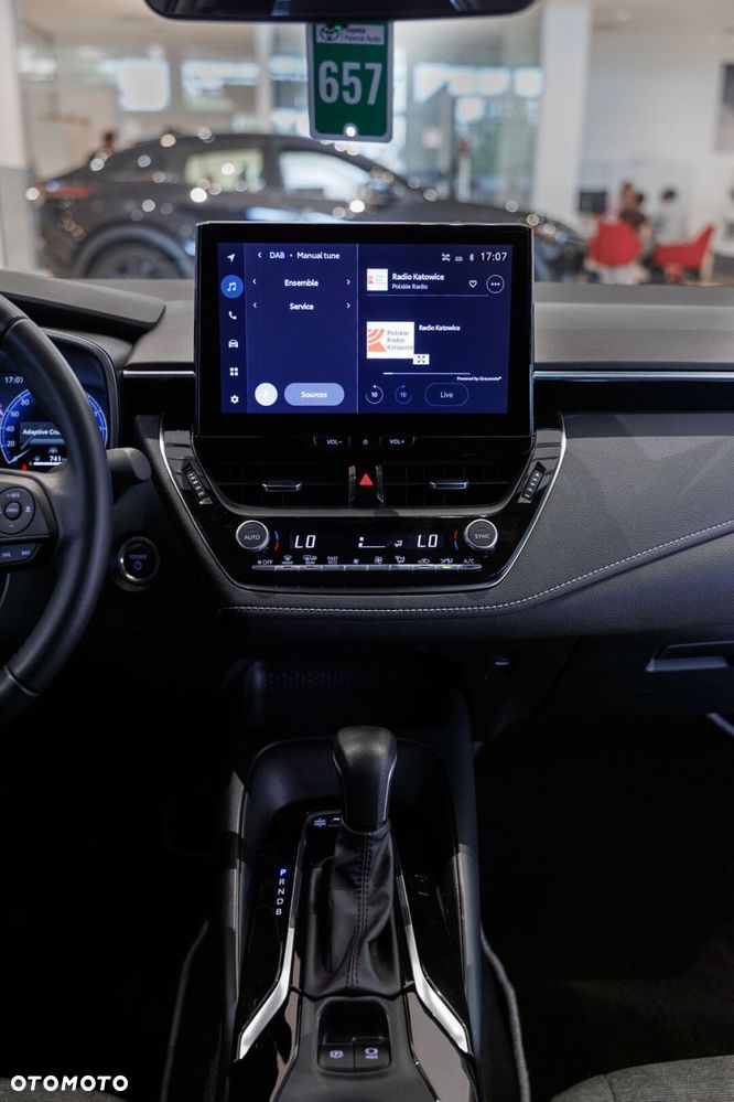 Toyota Corolla 1.8 Hybrid Comfort - 24