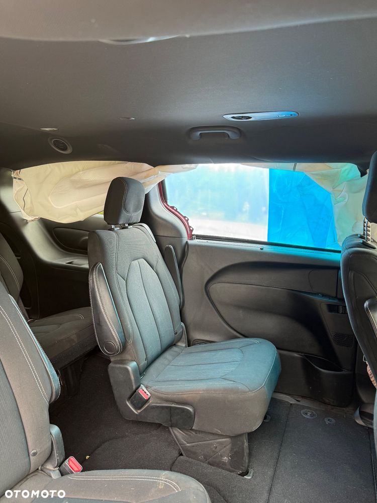Chrysler Pacifica - 20