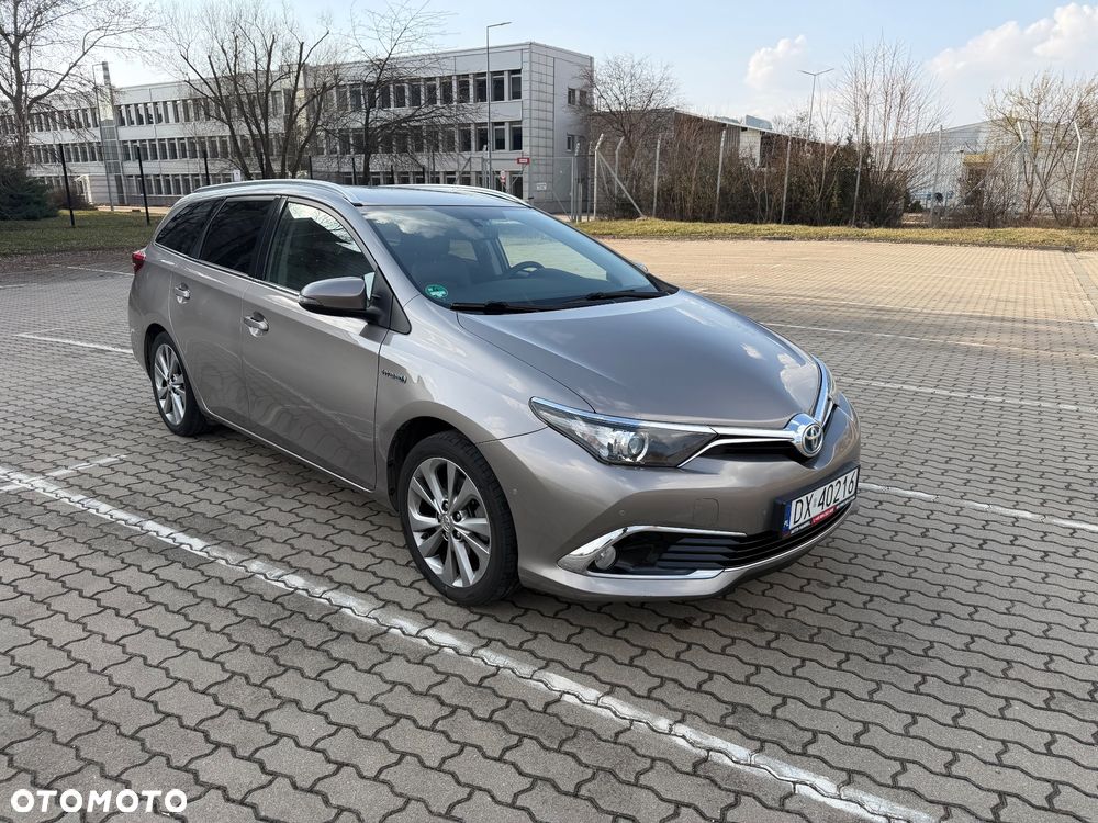 Toyota Auris 1.8 Executive - 1