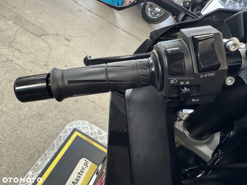 Kawasaki ZX - 33