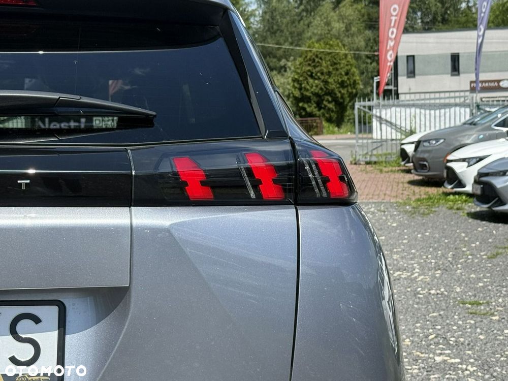 Peugeot 2008 1.5 BlueHDi Allure S&S - 9