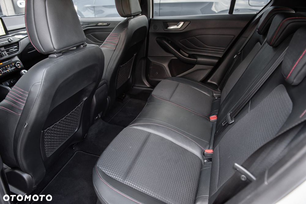 Ford Focus 1.0 EcoBoost ST-Line - 29