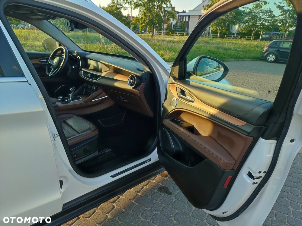 Alfa Romeo Stelvio 2.0 Turbo 16V AT8-Q4 Executive - 7