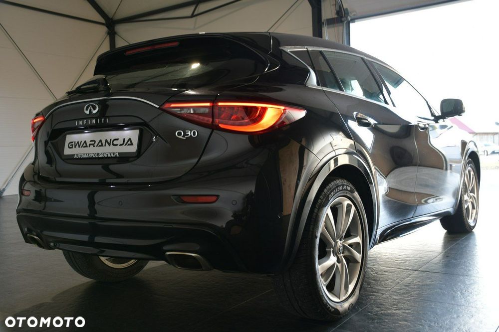 Infiniti Q30 1.6t DCT Premium Tech - 8