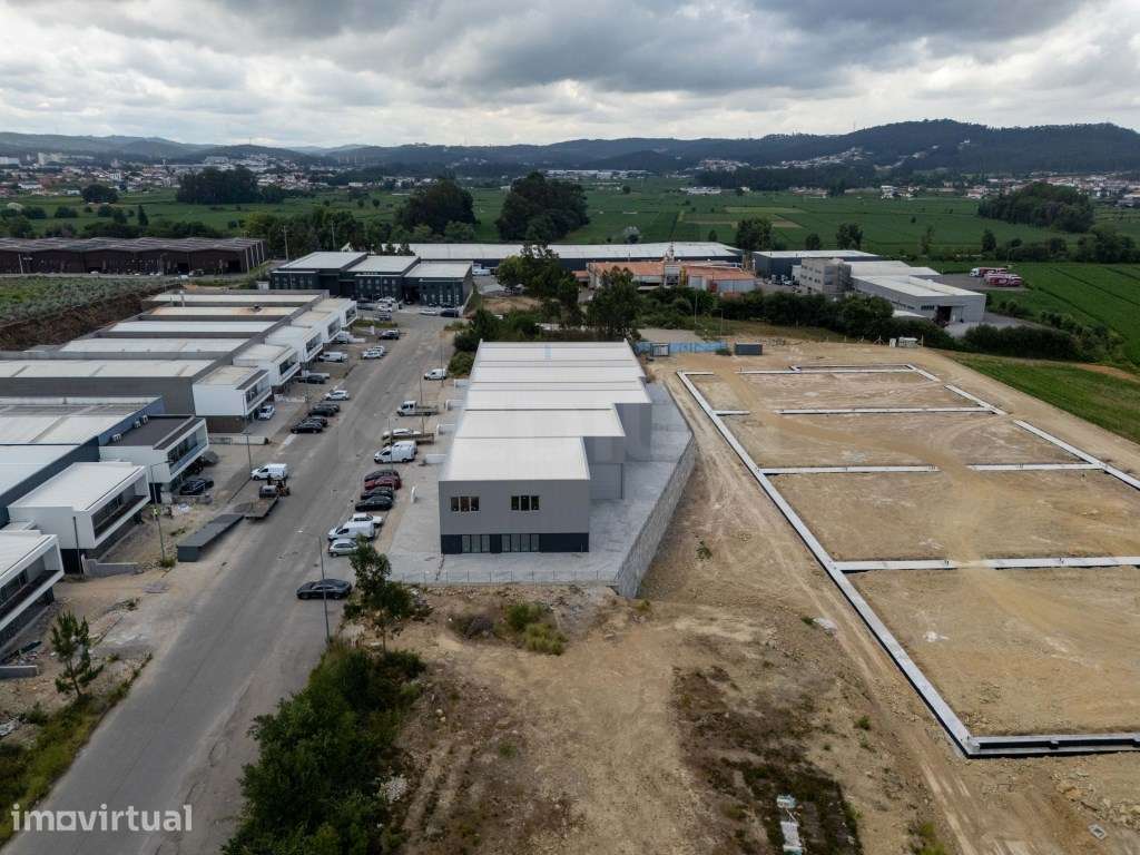 Armazém em Fradelos - Grande imagem: 2/13