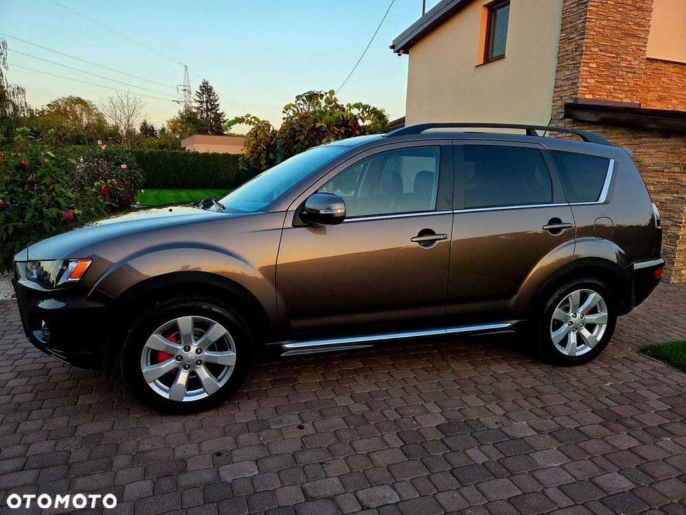 Mitsubishi Outlander - 13