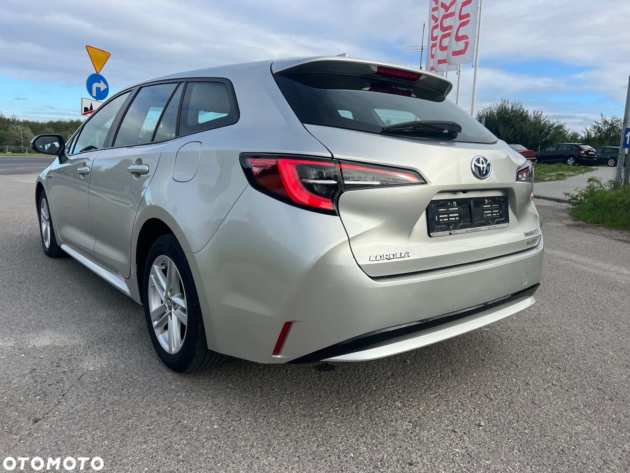 Toyota Corolla 1.8 Hybrid - 9