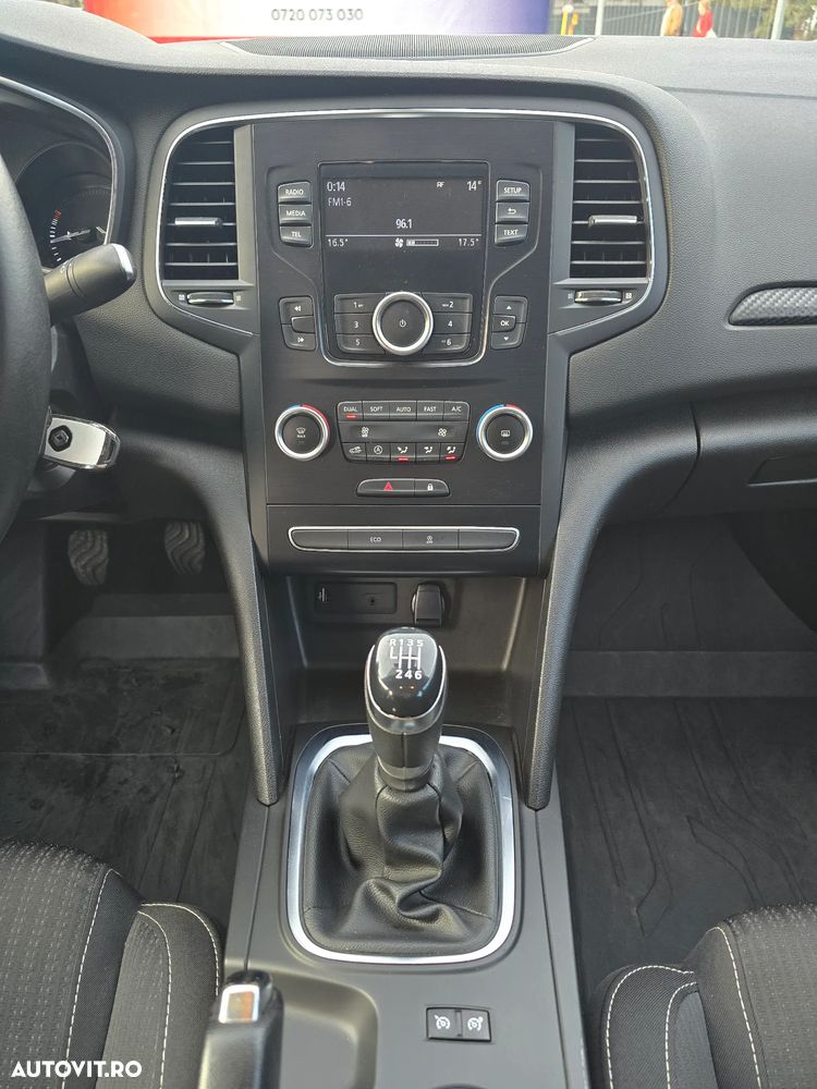 Renault Megane Blue dCi 116 Zen - 10