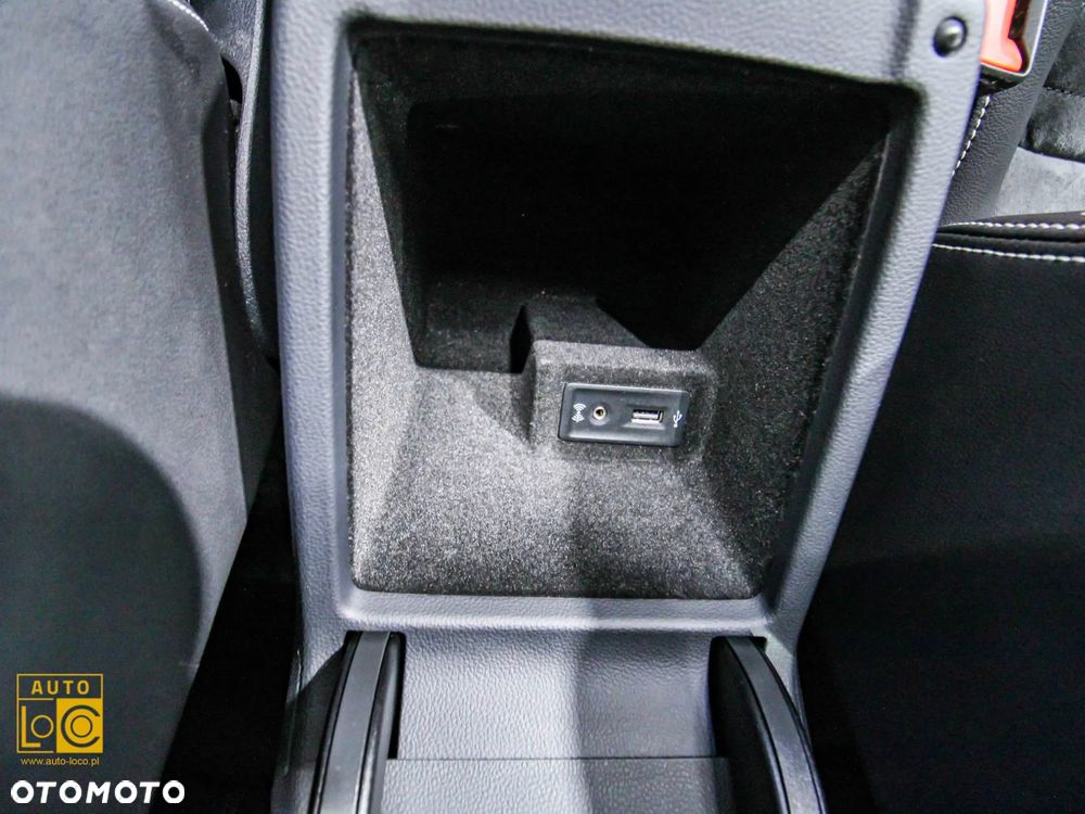 Volkswagen Passat 2.0 TDI SCR DSG Highline - 32