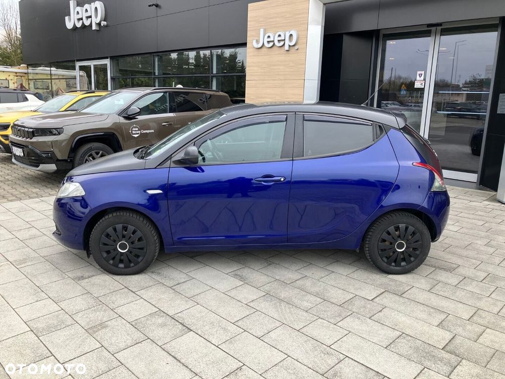 Lancia Ypsilon 1.2 8V Momo S&S - 3