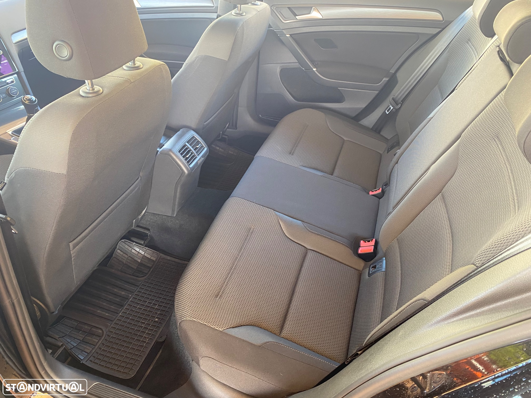 VW Golf 1.6 TDI R-Line - 14