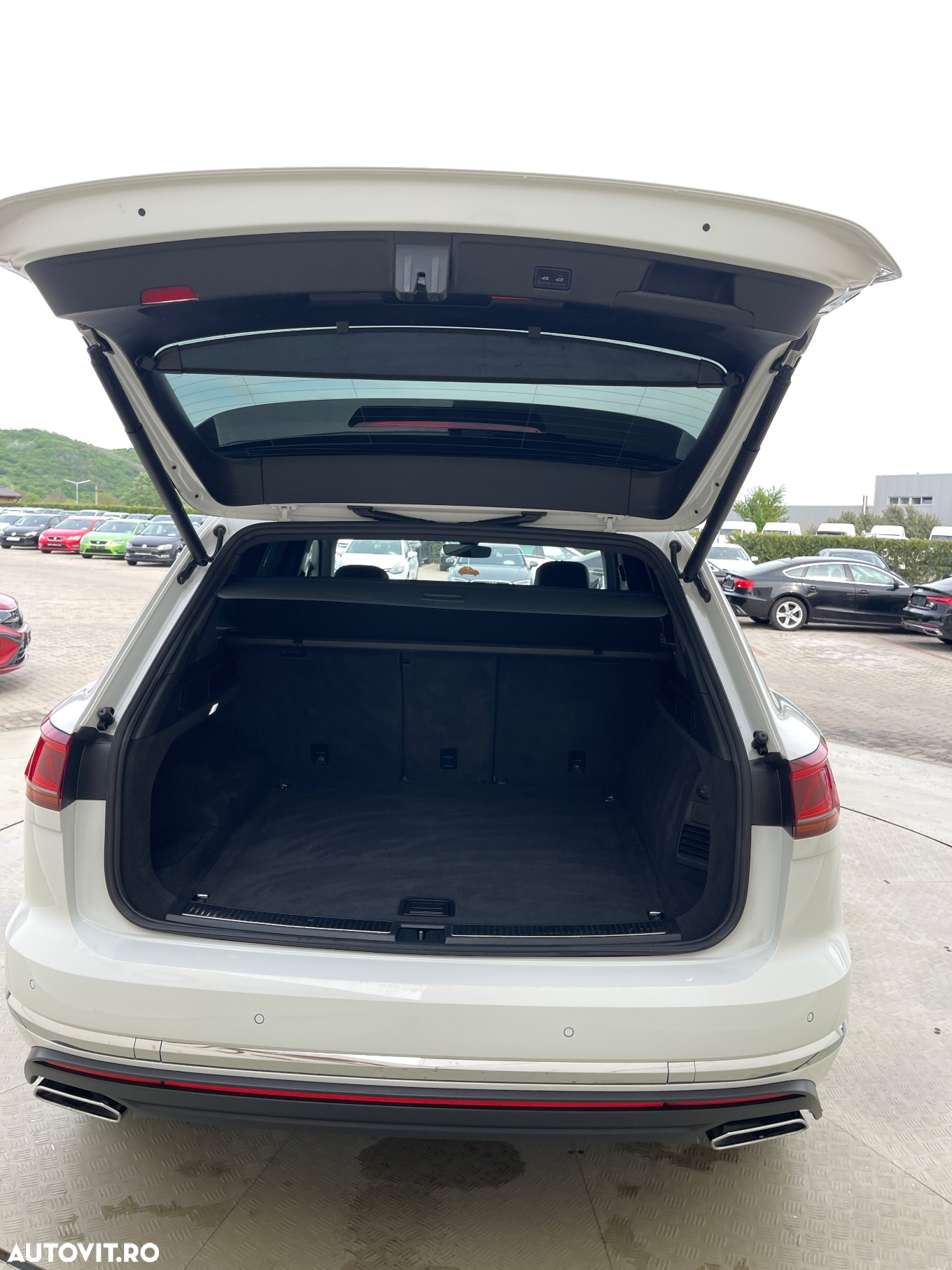 Volkswagen Touareg 3.0 V6 TDI 4Motion DPF Automatik Elegance - 25