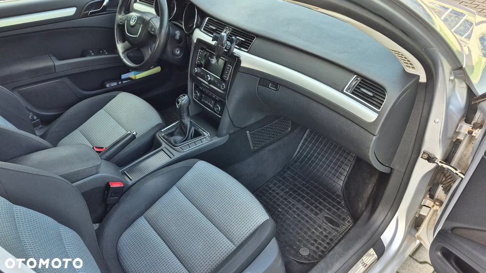 Skoda Superb 2.0 TDI Ambition - 14