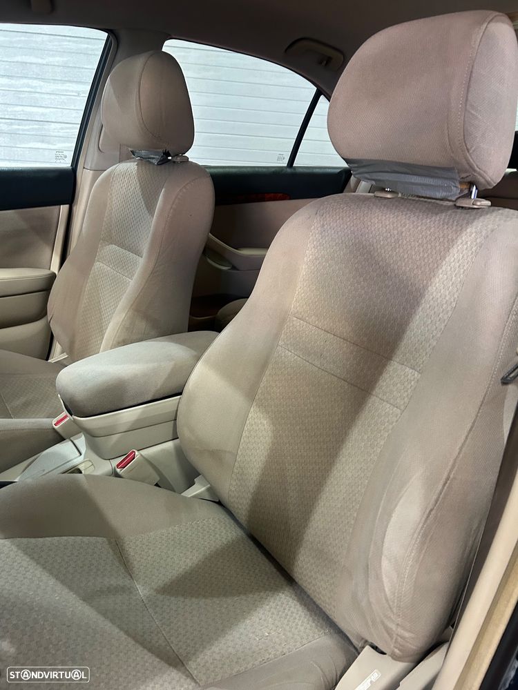 Toyota Avensis SD 2.0 D-4D Sol S/GPS - 13