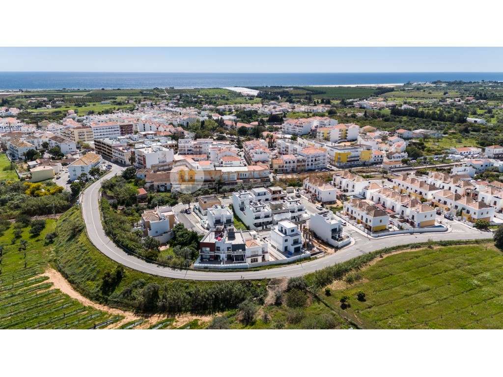 Moradia T3- Terraços- Garagem- Cave - Grande imagem: 5/60