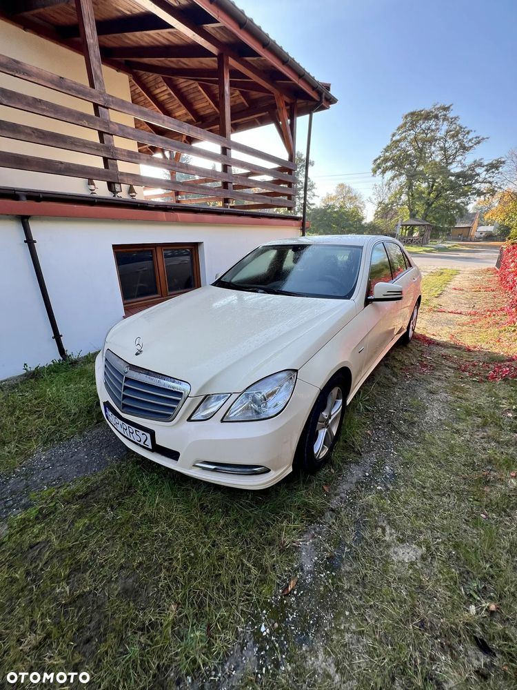 Mercedes-Benz E-Class 2012 photo 2