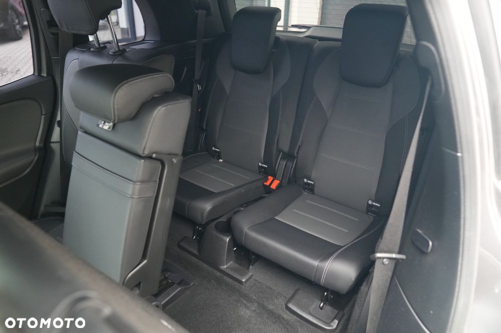 Mercedes-Benz GLB - 8