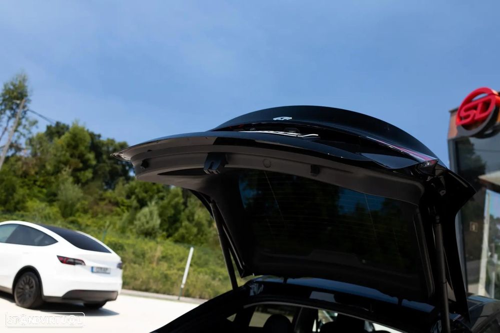 Tesla Model Y Long Range RWD - 19
