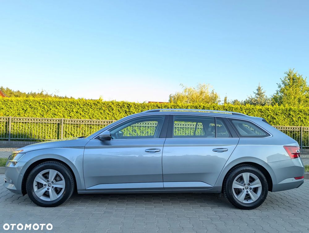 Skoda Superb 2.0 TDI DSG Style - 33