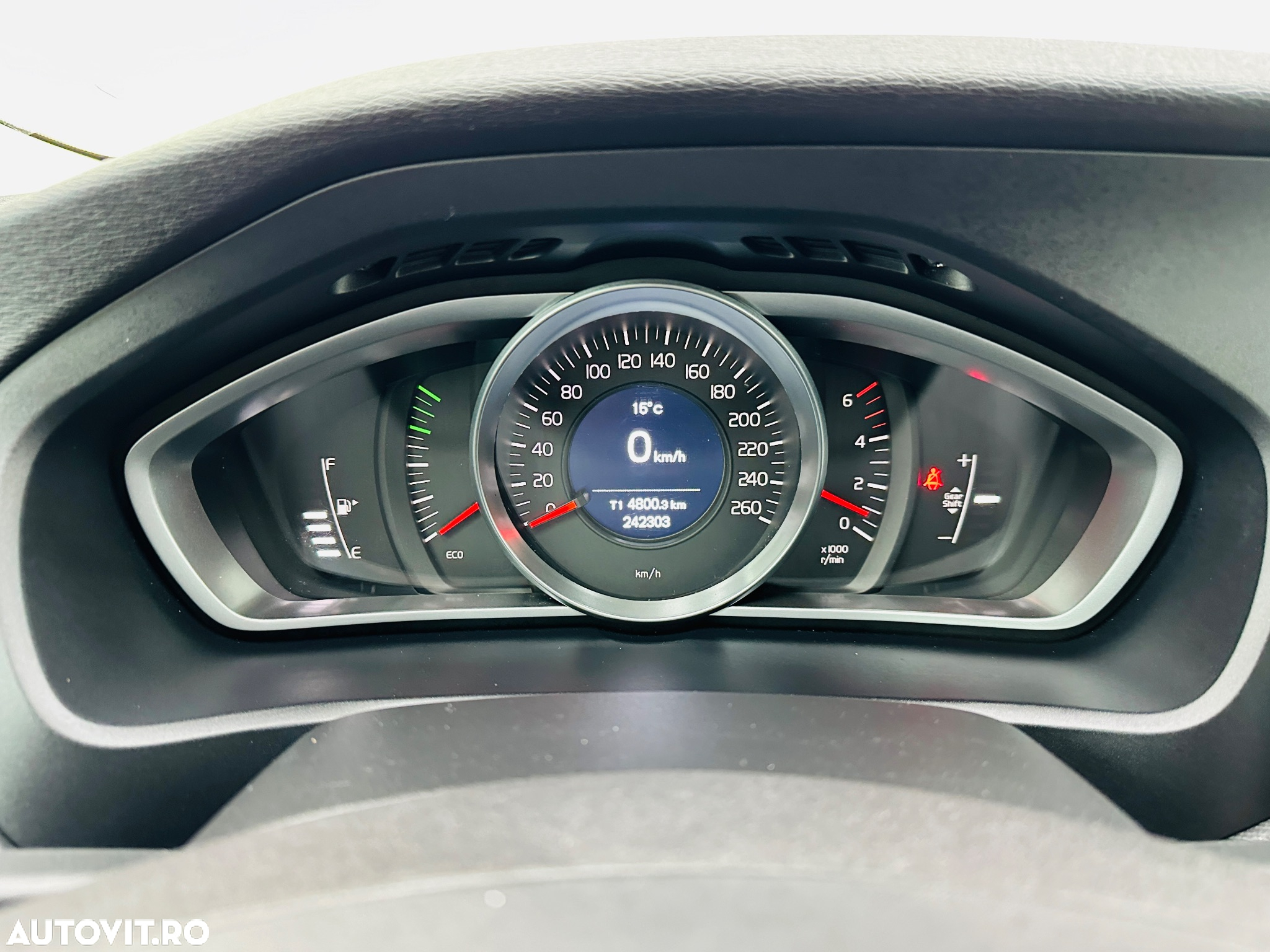 Volvo V40 D2 94g Kinetic - 30