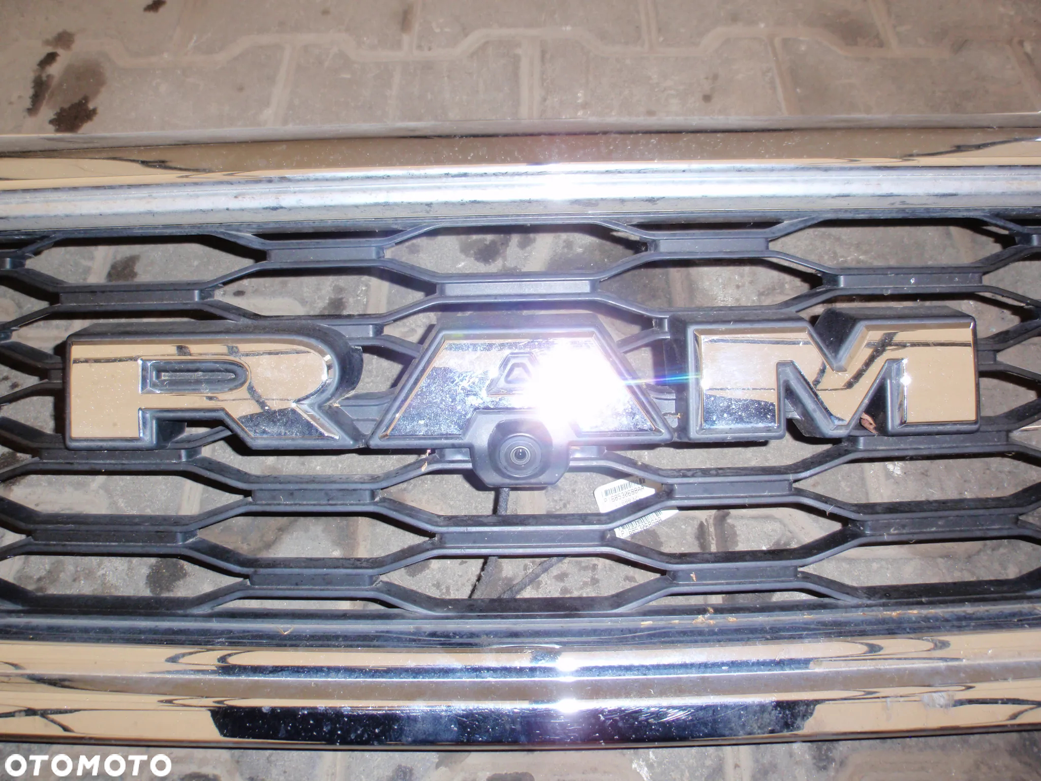 ATRAPA GRILL DODGE RAM PROMASTER 15- maska lampy błotnik - 2