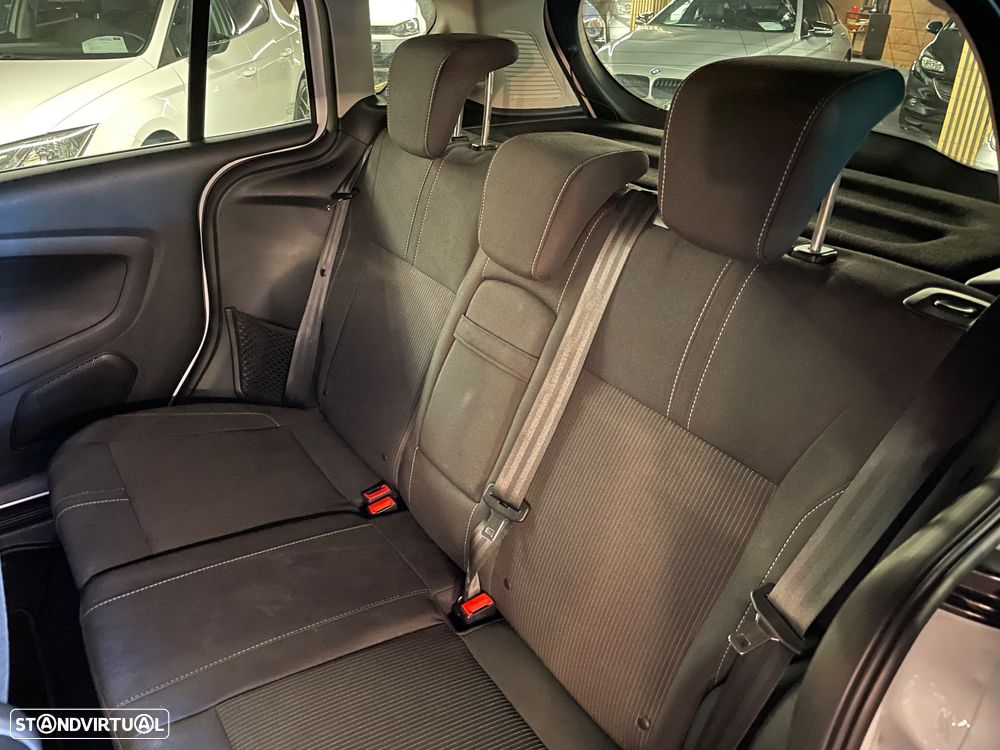 Ford B-Max - 9