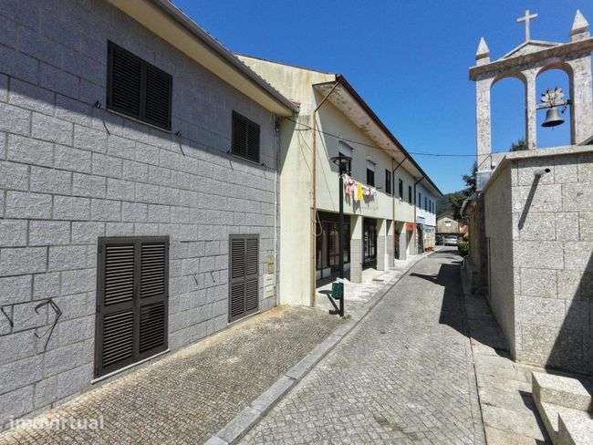 Prédio no Centro de Terras de Bouro - Grande imagem: 4/10