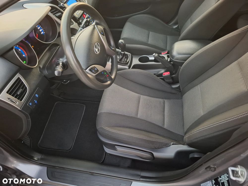 Hyundai i30 - 22