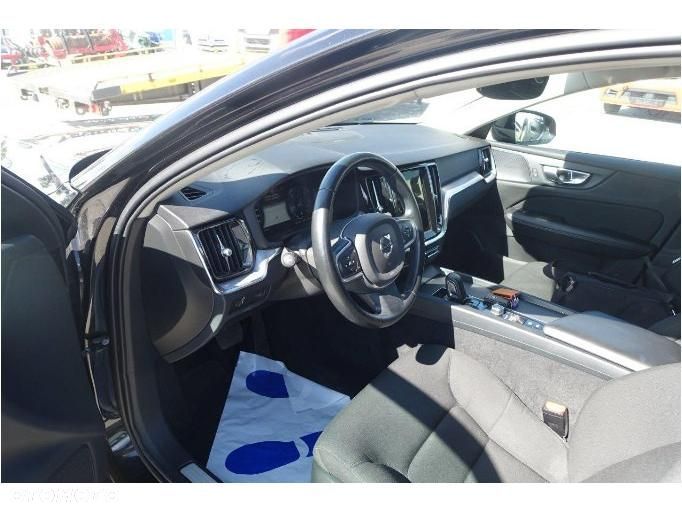 Volvo V60 B4 D Momentum - 7
