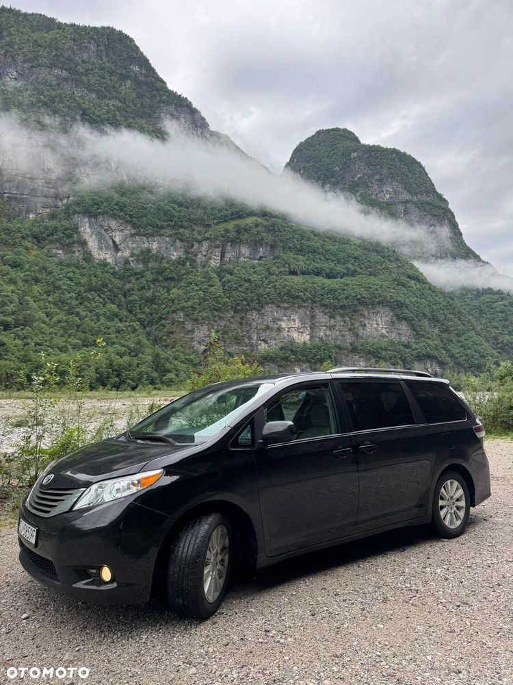Toyota Sienna 3.5 V6 XLE AWD - 6