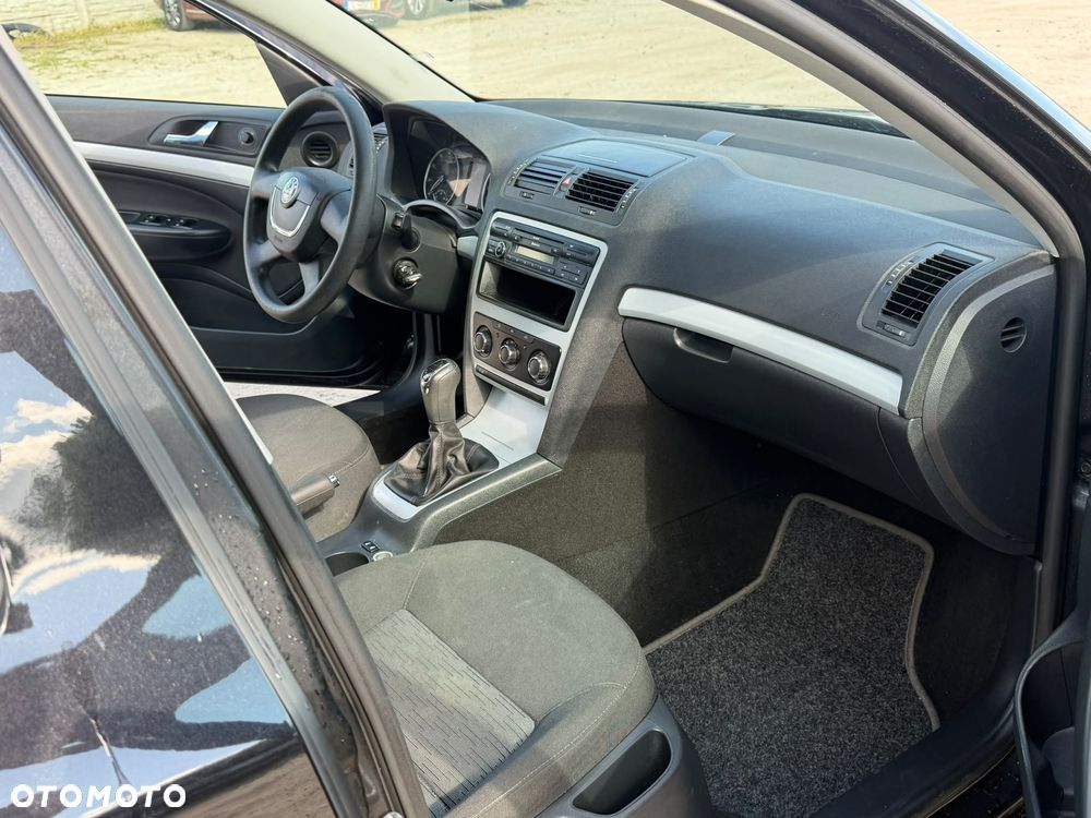 Skoda Octavia 1.6 Combi - 27