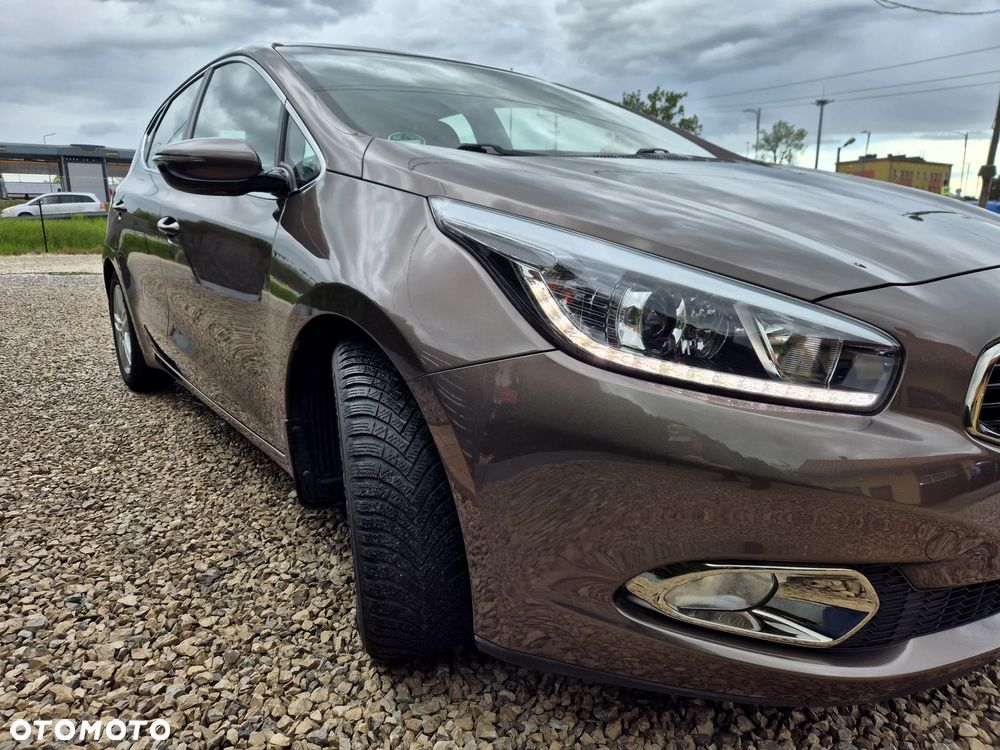 Kia Ceed 1.4 CVVT Dream Team Edition - 4